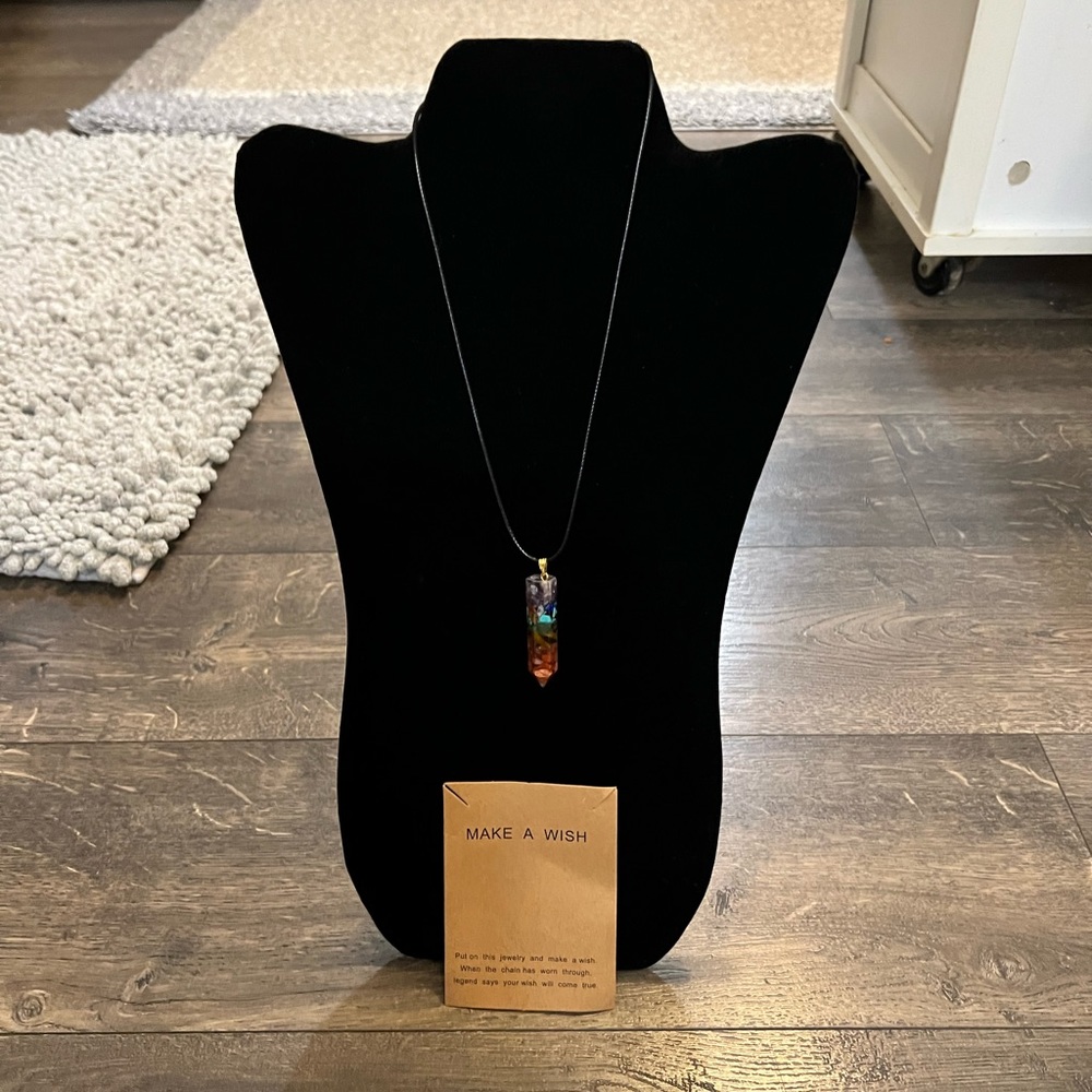 Resin Pendant W/Rock Chips W/ rope chain W/ Card NEW